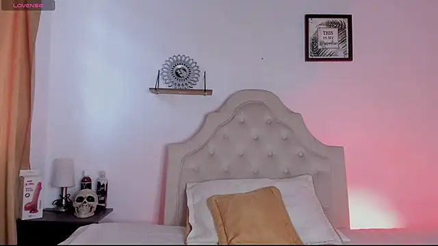 Snapshot of aliice_walker_ chatting on 09-15-25, 01:33 aliice walker online show from 09-15-25, 01:33