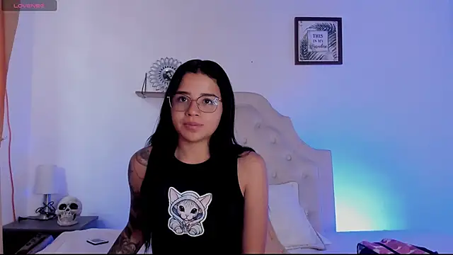 Snapshot of aliice_walker_ chatting on 09-19-25, 12:50 aliice walker online show from 09-19-25, 12:50