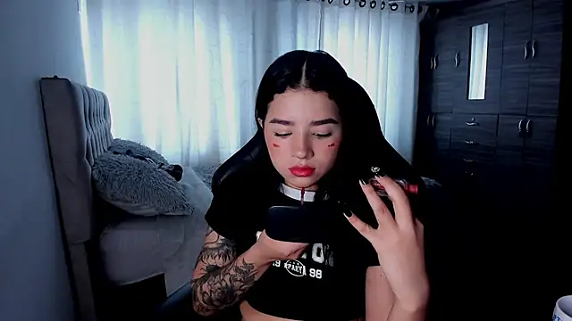 aliice walker  online show from 12-02-25, 03:51