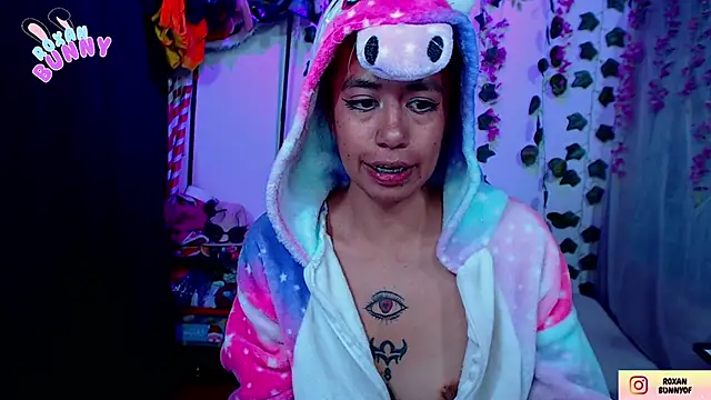 Roxanbunny1 online show from 09-15-25, 02:44