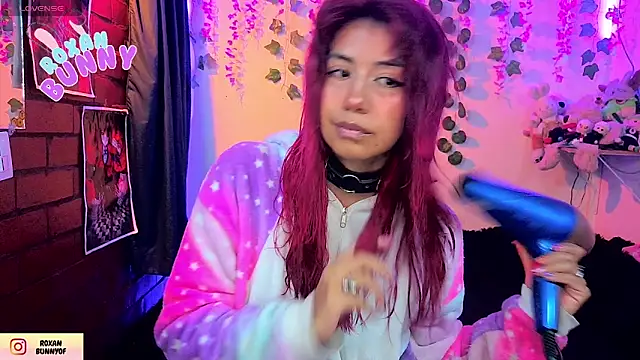 Roxanbunny1 online show from 05-06-26, 08:19