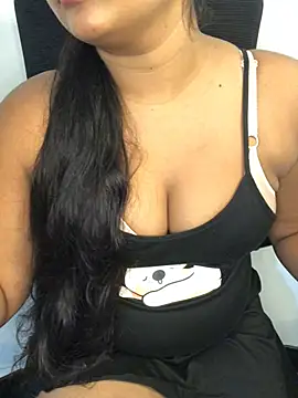 Snapshot of Rose_Olivia chatting on 06-28-26, 05:19 Rose Olivia online show from 06-28-26, 05:19