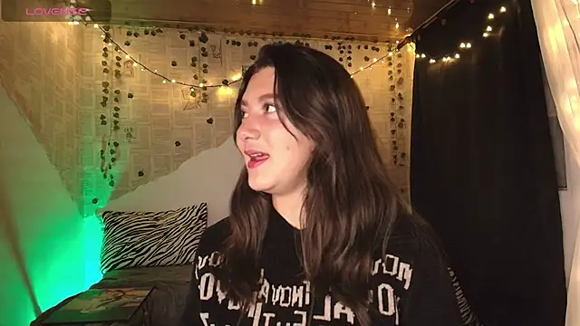 kisstarxxx online show from 10-18-25, 04:04