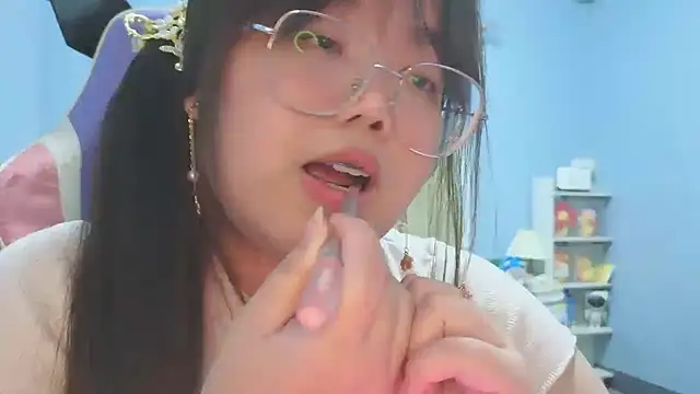 Snapshot of ANNELIESE_ chatting on 09-20-25, 04:08 ANNELIESE online show from 09-20-25, 04:08