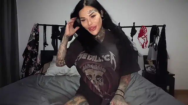 Snapshot of claudiacvc95 chatting on 10-18-25, 02:58 claudiacvc95 online show from 10-18-25, 02:58