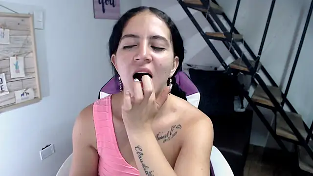 samantha baby  online show from 10-07-25, 06:16