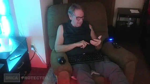 Lusty Kinks online show from 12-21-24, 06:02