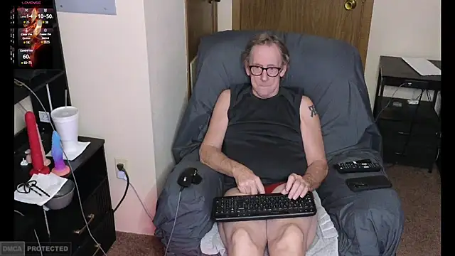 Lusty Kinks online show from 01-11-25, 04:25