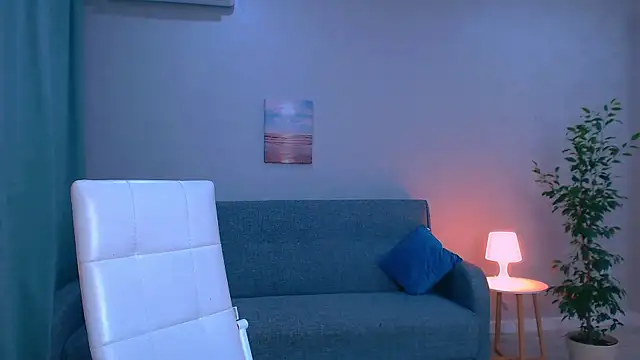 Snapshot of LesleySweet chatting on 04-21-26, 06:44 LesleySweet online show from 04-21-26, 06:44