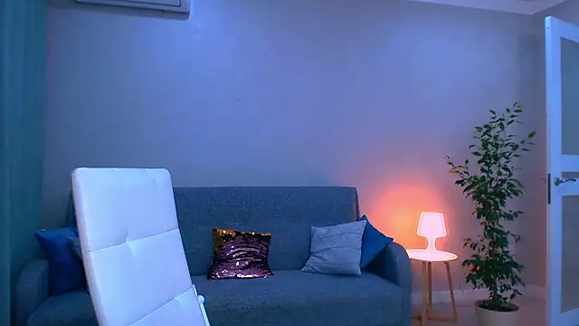 Snapshot of LesleySweet chatting on 04-23-26, 06:32 LesleySweet online show from 04-23-26, 06:32