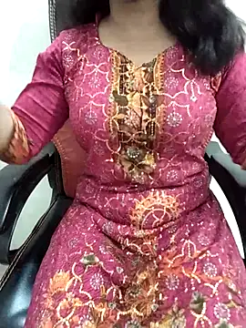 Jenifar- online show from 04-25-26, 01:36