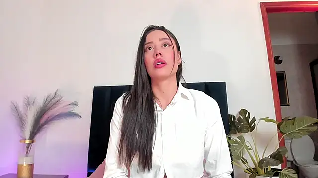Snapshot of NoraDasilva chatting on 03-22-25, 12:28 NoraDasilva online show from 03-22-25, 12:28