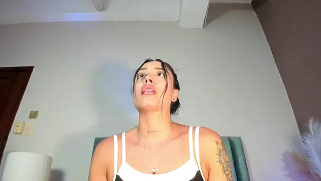 NoraDasilva online show from 03-21-26, 12:37