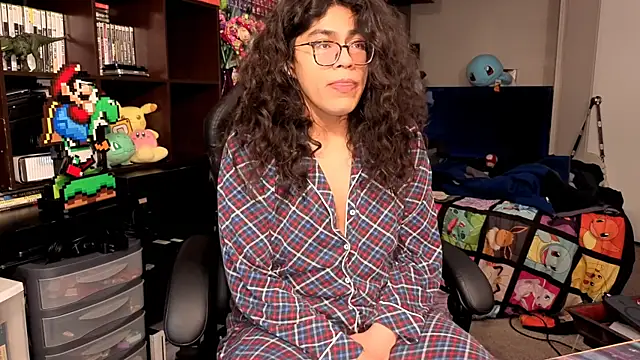 ShinyCherub online show from 11-06-25, 01:06