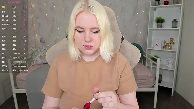 art lovee online show from 02-26-25, 08:37