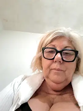 Merilulla online show from 10-21-25, 03:24