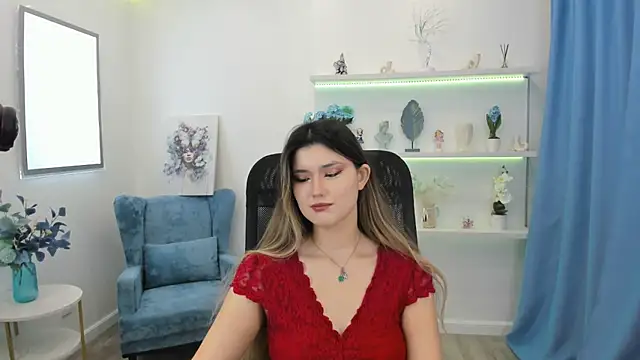 AnneTLi online show from 10-11-25, 03:28