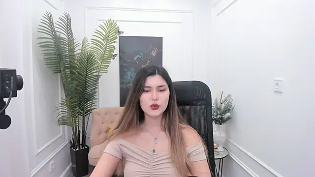 AnneTLi online show from 11-29-25, 03:20