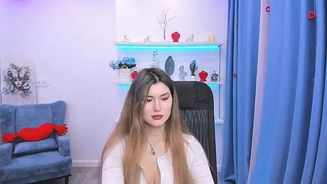 AnneTLi online show from 02-28-26, 03:18