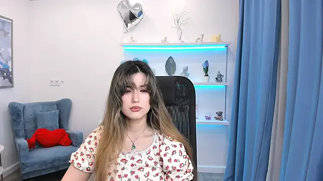 AnneTLi online show from 06-19-26, 03:33