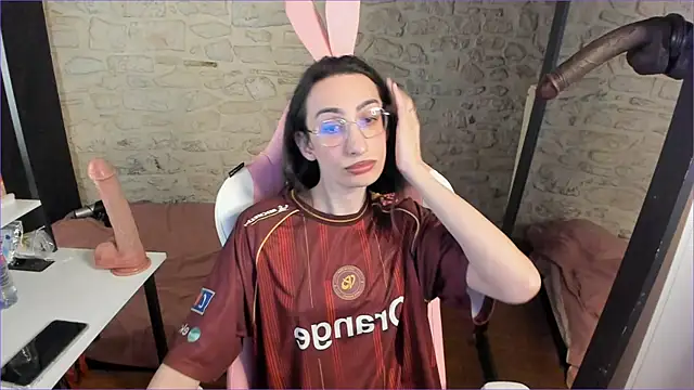 Mayala   online show from 12-14-25, 04:56