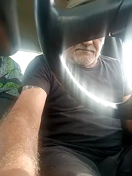 Snapshot of TTolbert chatting on 11-03-25, 04:41 TTolbert online show from 11-03-25, 04:41