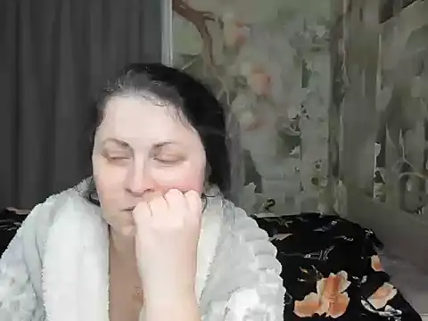 Snapshot of Lillian2 chatting on 03-06-26, 04:47 Lillian2 online show from 03-06-26, 04:47