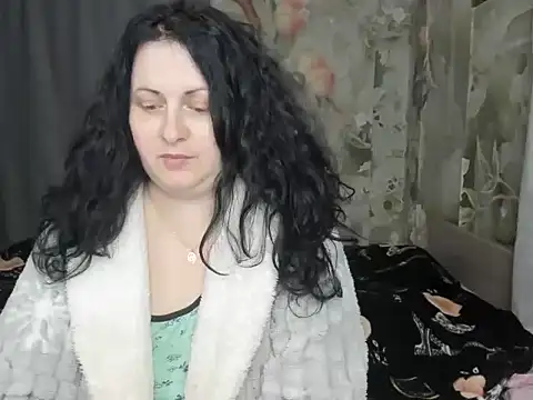 Snapshot of Lillian2 chatting on 03-12-26, 08:04 Lillian2 online show from 03-12-26, 08:04