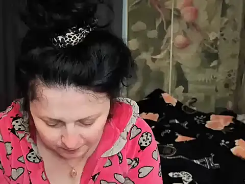 Lillian2 online show from 06-18-26, 12:53