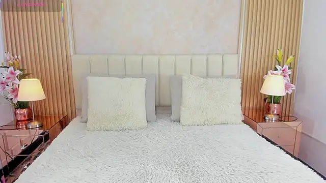 Snapshot of LUNATAYLORS chatting on 11-05-25, 11:10 LUNATAYLORS online show from 11-05-25, 11:10