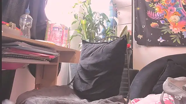 MYFAVOURITESTRAGER online show from 09-11-25, 03:45