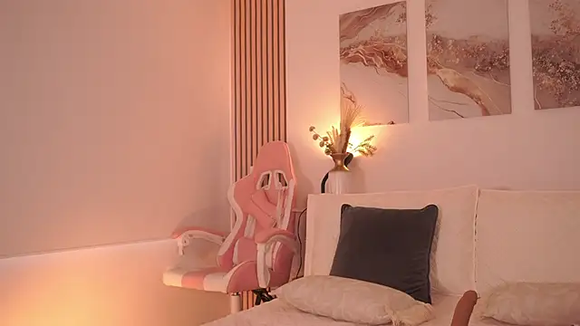 Snapshot of LillyThompson chatting on 03-09-26, 10:03 LillyThompson online show from 03-09-26, 10:03