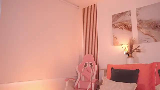 Snapshot of LillyThompson chatting on 03-19-26, 09:19 LillyThompson online show from 03-19-26, 09:19