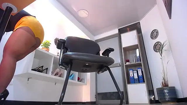 Snapshot of Natashaclaus04 chatting on 02-19-25, 11:17 Natashaclaus04 online show from 02-19-25, 11:17