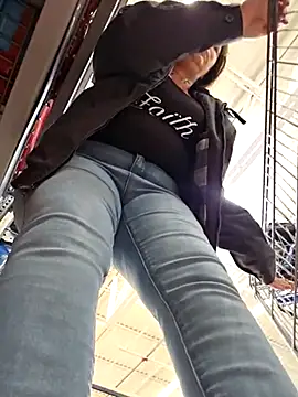 Snapshot of angelbaby1998 chatting on 03-20-25, 04:09 angelbaby1998 online show from 03-20-25, 04:09