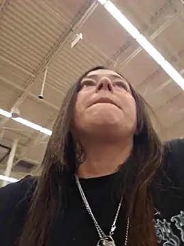 Snapshot of angelbaby1998 chatting on 10-30-25, 02:02 angelbaby1998 online show from 10-30-25, 02:02