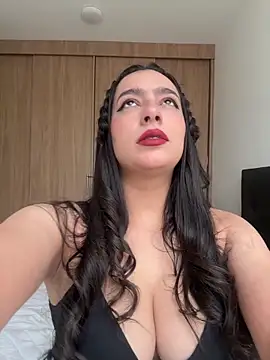 Nicollemays online show from 05-12-26, 02:14