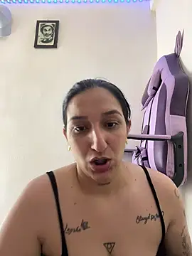 Snapshot of liz_dirty chatting on 06-19-26, 09:40 liz dirty online show from 06-19-26, 09:40