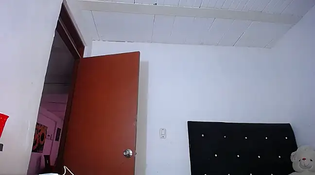 yselahot online show from 12-14-24, 01:49