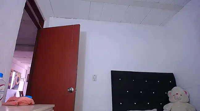 yselahot online show from 12-27-24, 03:04