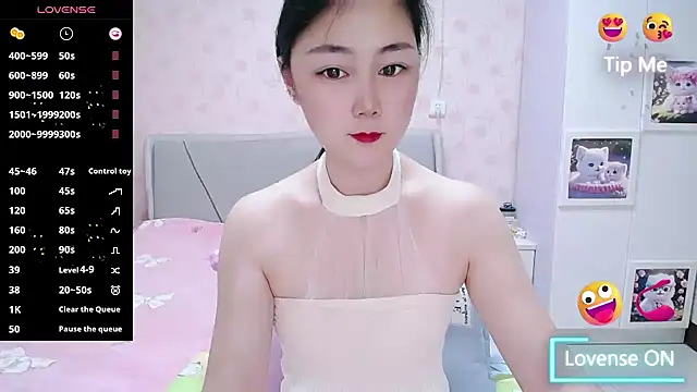 Snapshot of Elvira_baby chatting on 05-09-26, 02:50 Elvira baby online show from 05-09-26, 02:50