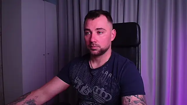 Snapshot of DuncanStone chatting on 04-17-26, 11:13 DuncanStone online show from 04-17-26, 11:13