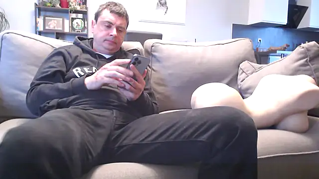 freddy0222222 online show from 05-03-26, 06:30