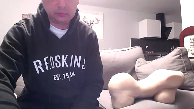 freddy0222222 online show from 05-03-26, 11:00