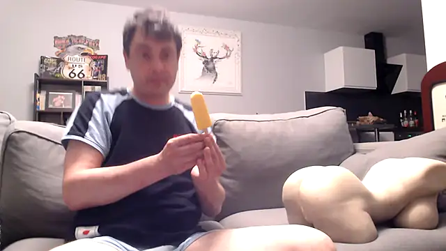 freddy0222222 online show from 06-19-26, 08:45