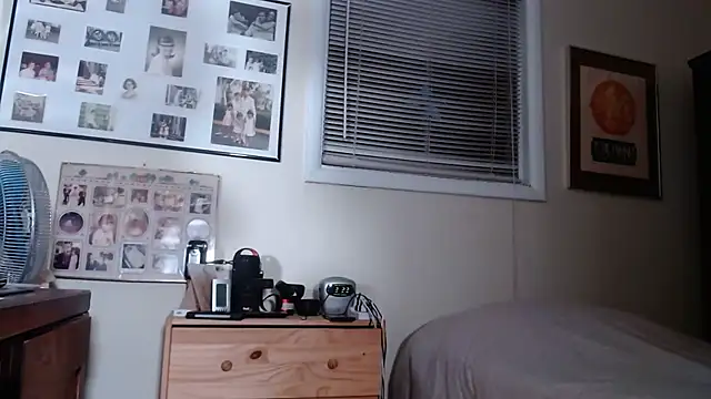 hottottrot691 online show from 01-12-25, 08:25