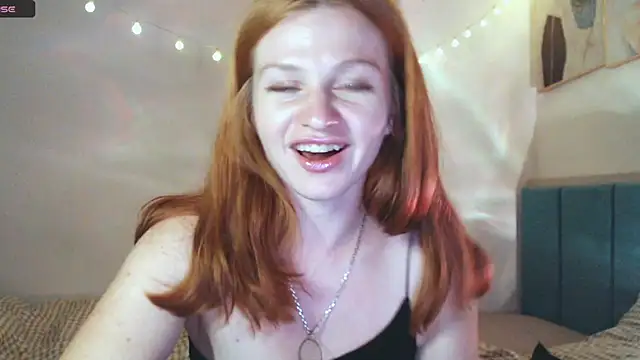 Snapshot of Cassie_Wild chatting on 03-09-26, 12:20 Cassie Wild online show from 03-09-26, 12:20