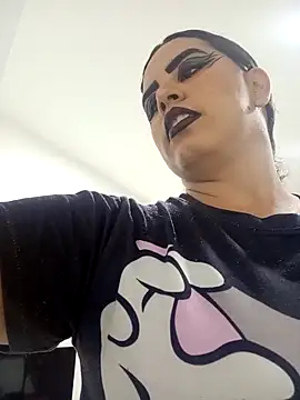 Snapshot of MariaGaitan chatting on 10-10-25, 07:13 MariaGaitan online show from 10-10-25, 07:13