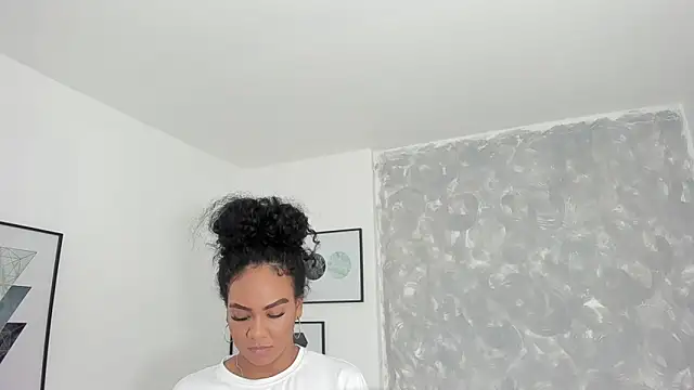 Tanisha  campbell online show from 02-06-25, 12:59
