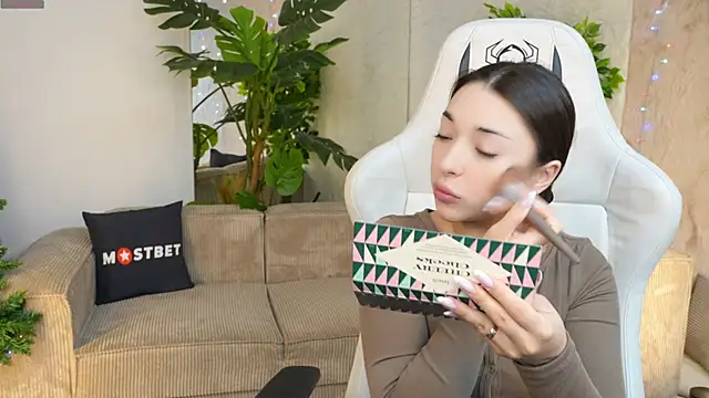 Snapshot of Jasmine_Flow chatting on 12-20-24, 07:55 Jasmine Flow online show from 12-20-24, 07:55